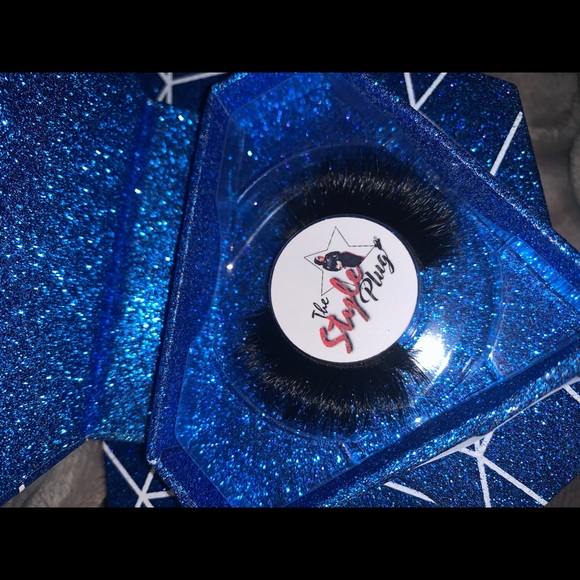 StylePlug Lashes - Picture 2 of 6
